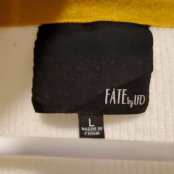 Gorgeous Cardigan - Picture 2 of 4